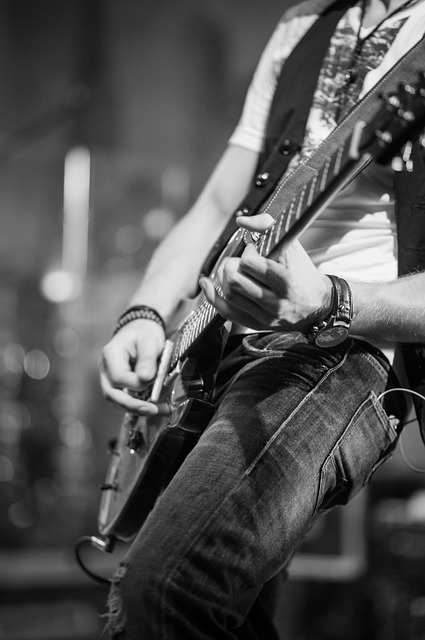 learn to play guitar with these tips straight from the pros