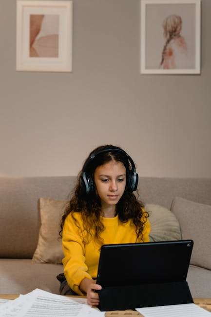 How to Transition from Online Guitar Lessons to Live Performances F IMG 681974cee8316